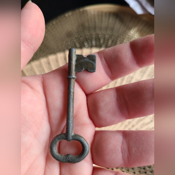 Antique Rustic Metal Key - Picture 6 of 10